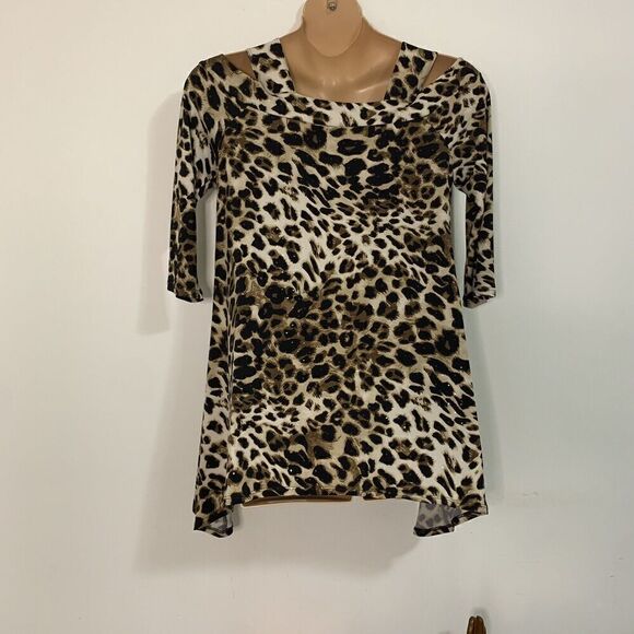 Clara Sun Woo Womens Top Medium Cold Shoulder 3/4 Sleeve Shark Bite Hem - Picture 2 of 4